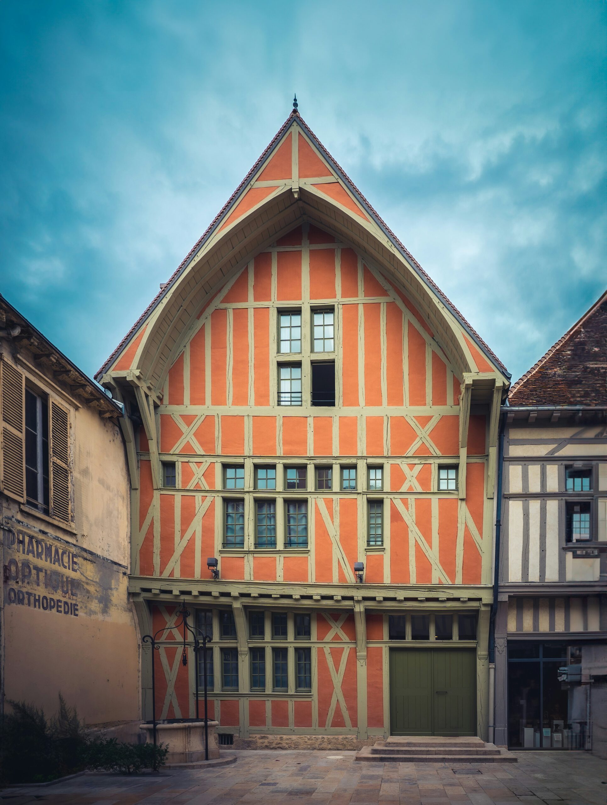 Troyes